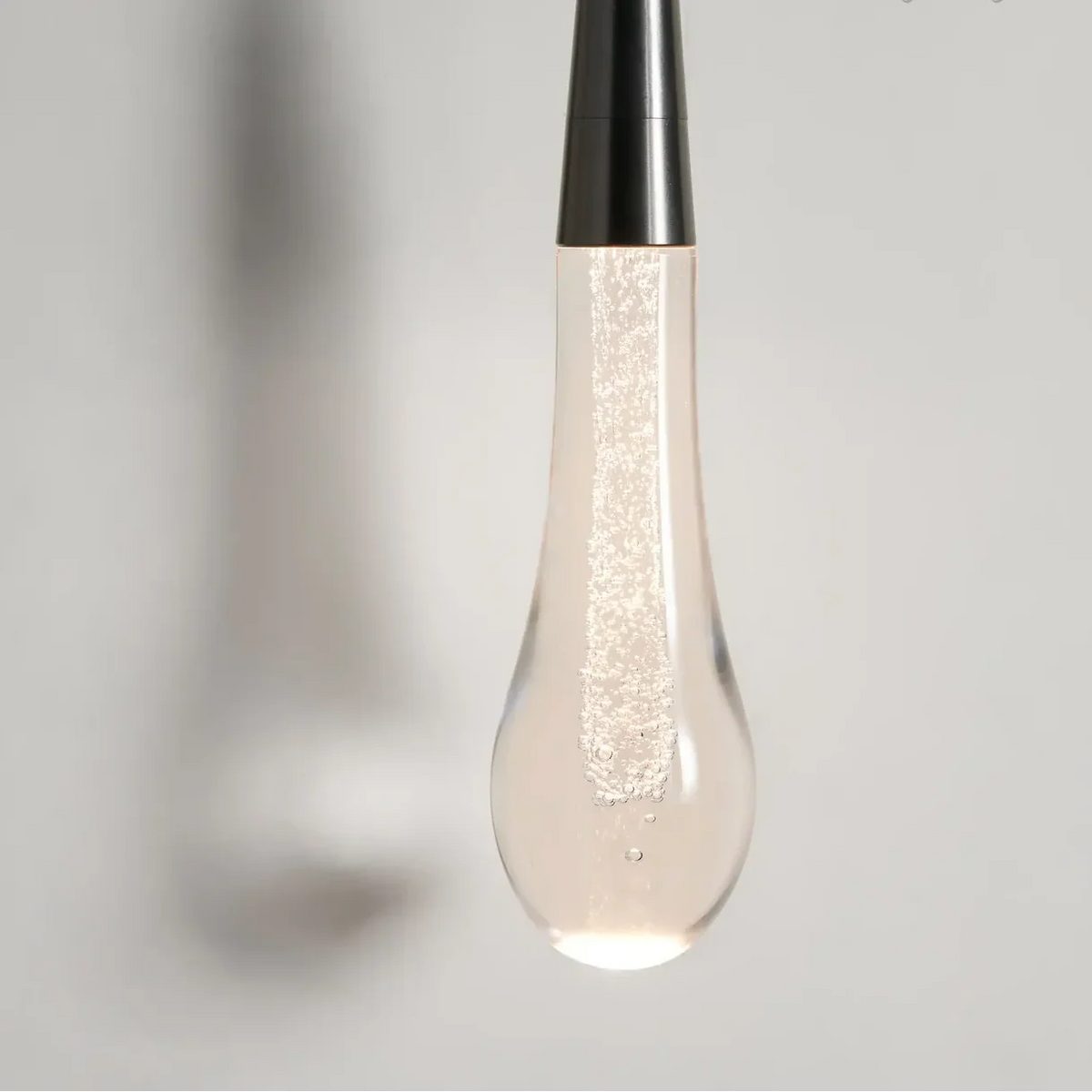 Avelisse Solitaire Glass Wall Sconce