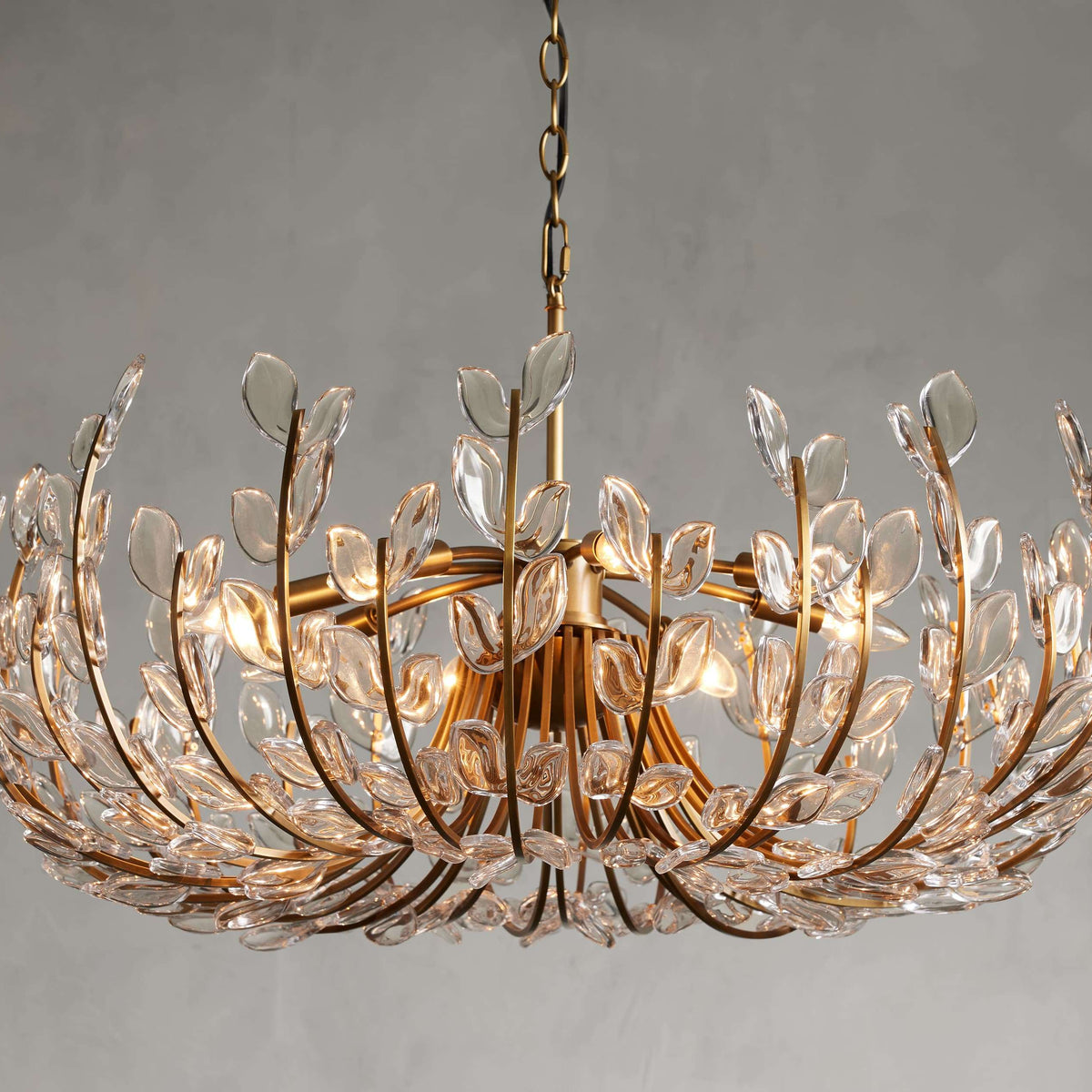 Seraphina 32″ 8-Light Glass Petal Chandelier